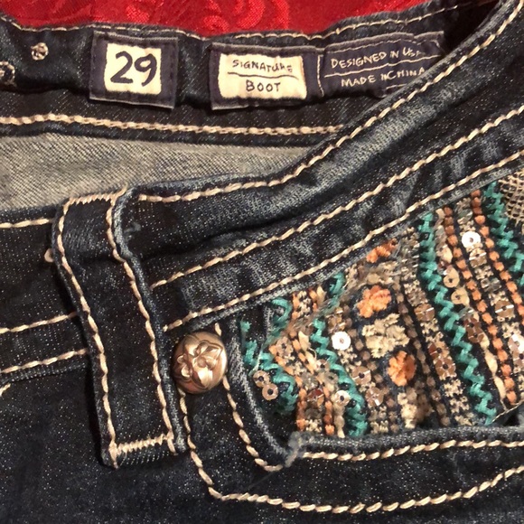Miss Me Sz 29 bootcut with sequin embellished front and back pockets, gorgeous!! - Picture 10 of 17